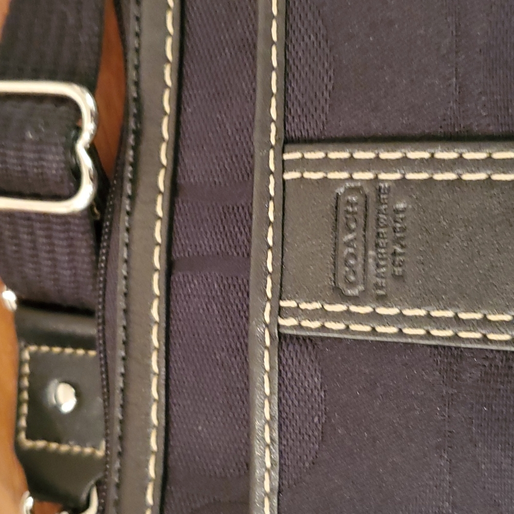 Handbag - Picture 2 of 7
